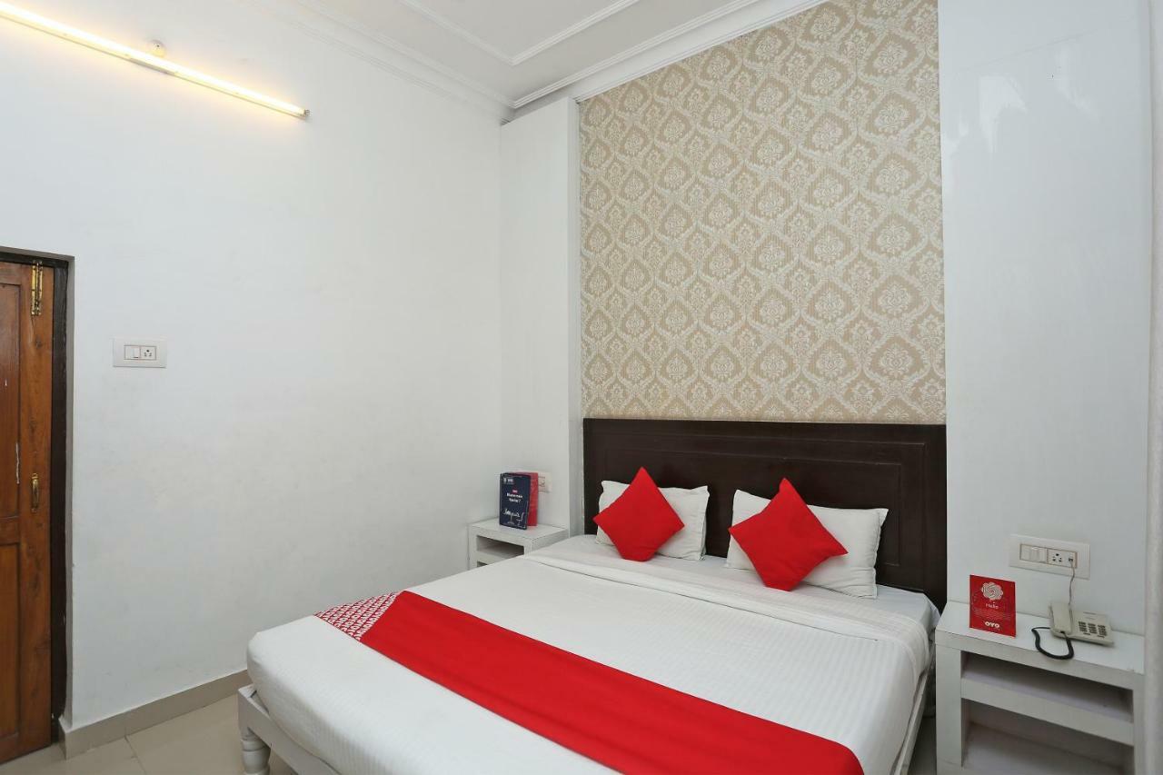 Oyo 2877 Hotel Narayana Palace Khajuraho Ngoại thất bức ảnh